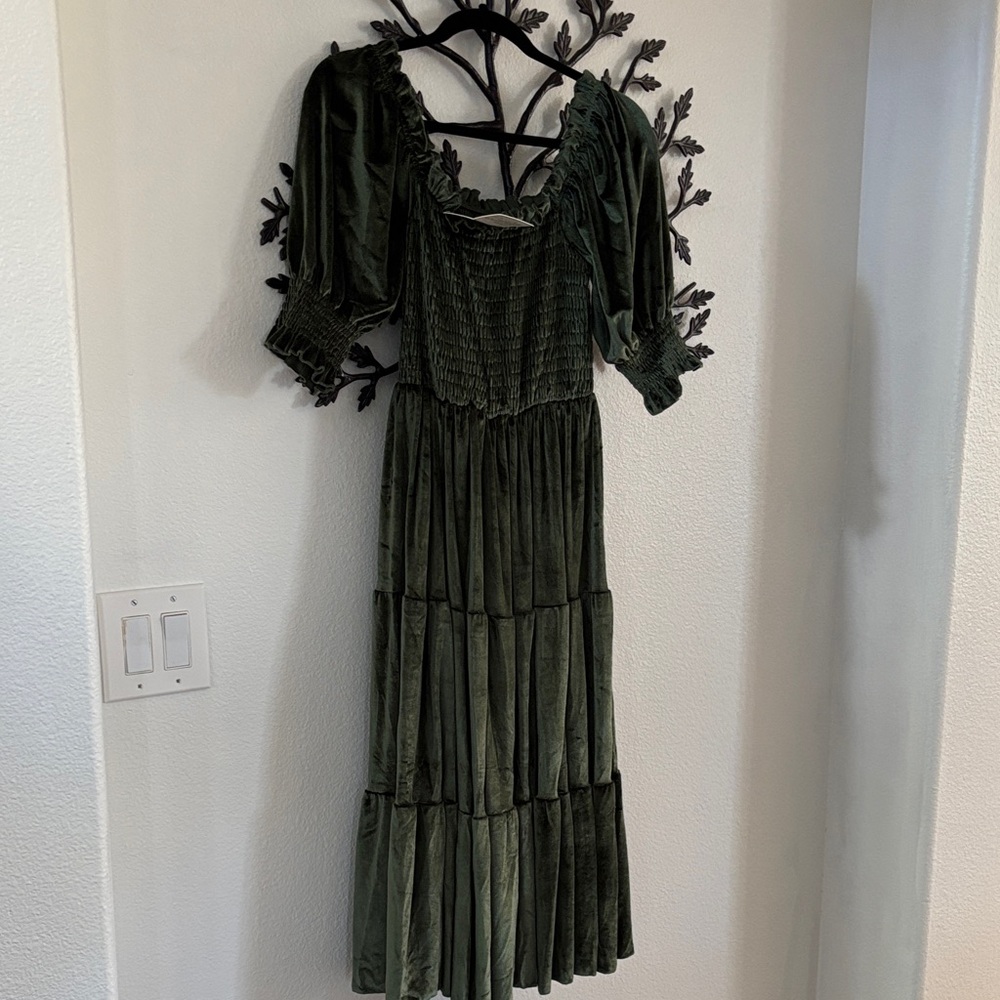 NEW- Elegant Velvet Green Smocked Dress - Picture 4 of 4
